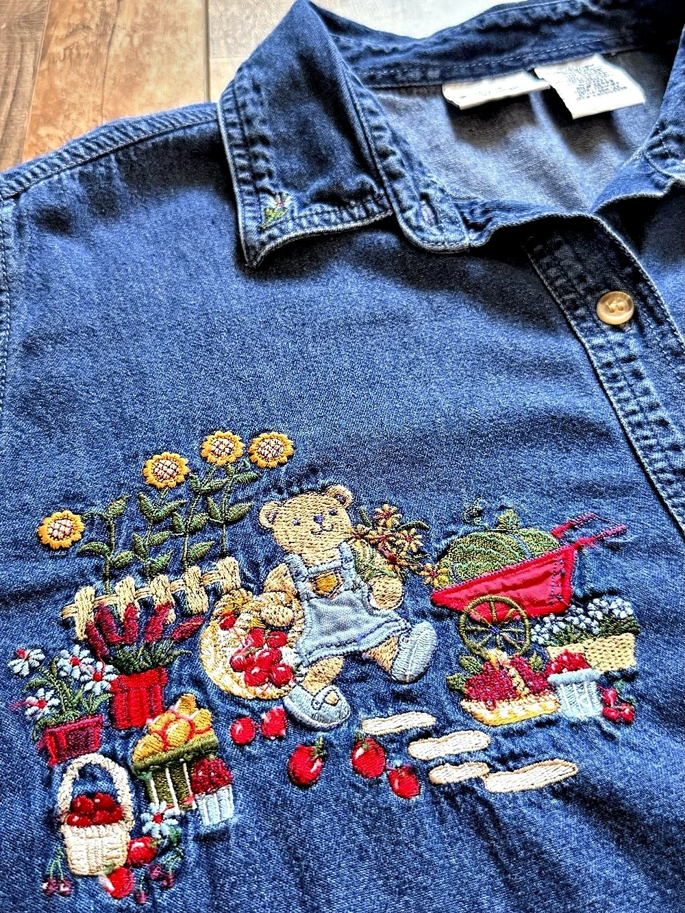 Bobbie Brooks - Vintage Gardening Bears Embroidered Denim Shirt - 14W/16W - Blue